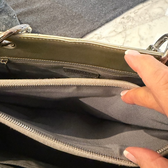 CHANEL Quilted Tote in Silver with Gold Logo - Picture 4 of 9